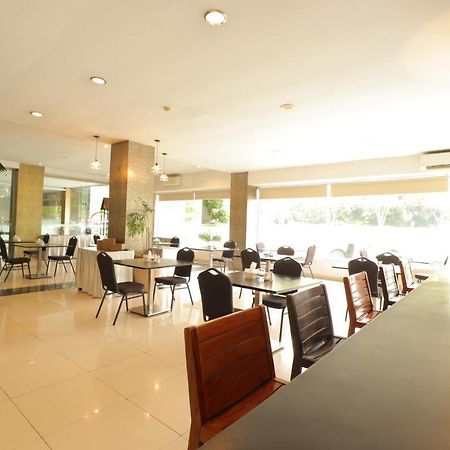 Saka Hotel Medan Sunggal Esterno foto