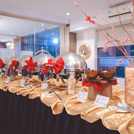Saka Hotel Medan Sunggal Esterno foto