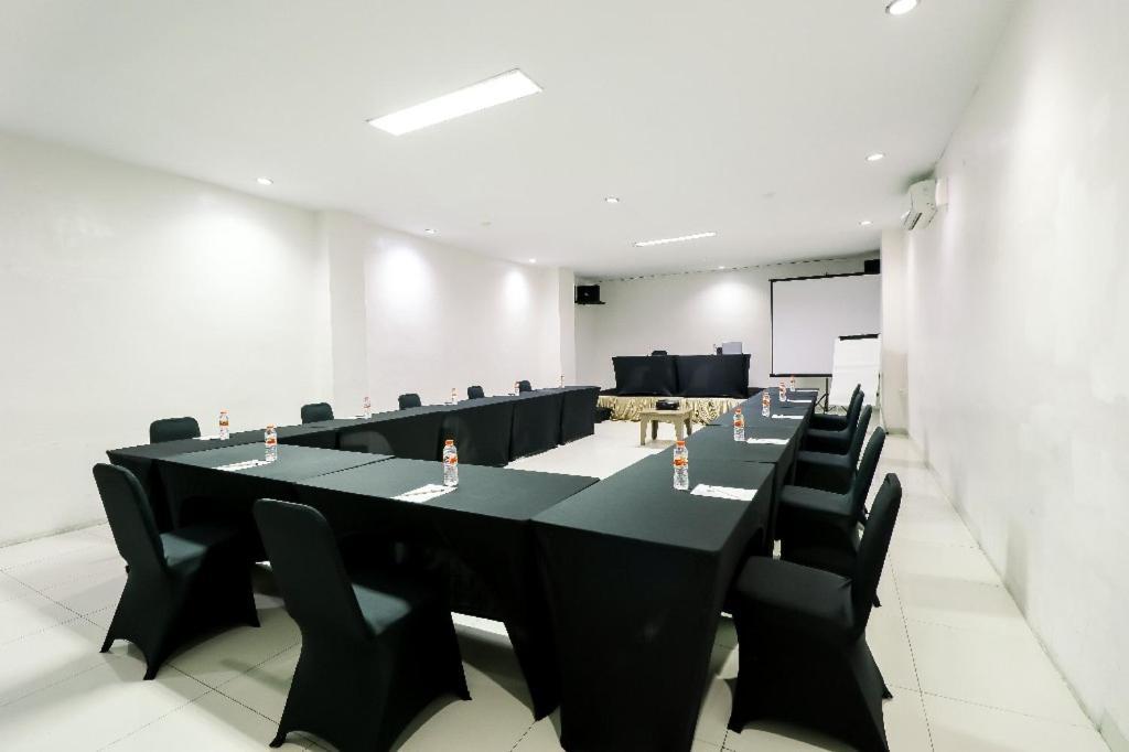Saka Hotel Medan Sunggal Esterno foto