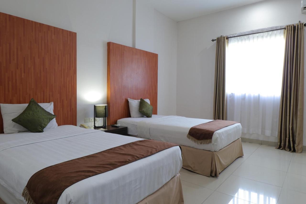Saka Hotel Medan Sunggal Esterno foto